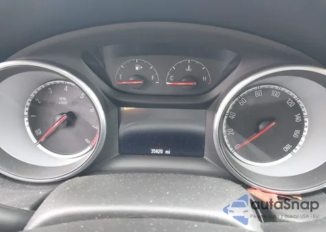 2018 Buick Regal Tourx Essence z USA, uszkodzony, nr VIN W04GV8SX4J1084287